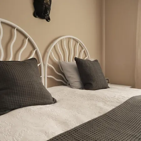 Apartment Modernes, Liebevolles - *