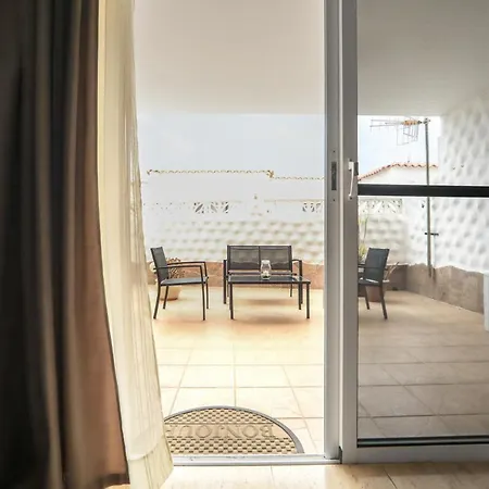 Modernes, Liebevolles - * קוסטה קלמה